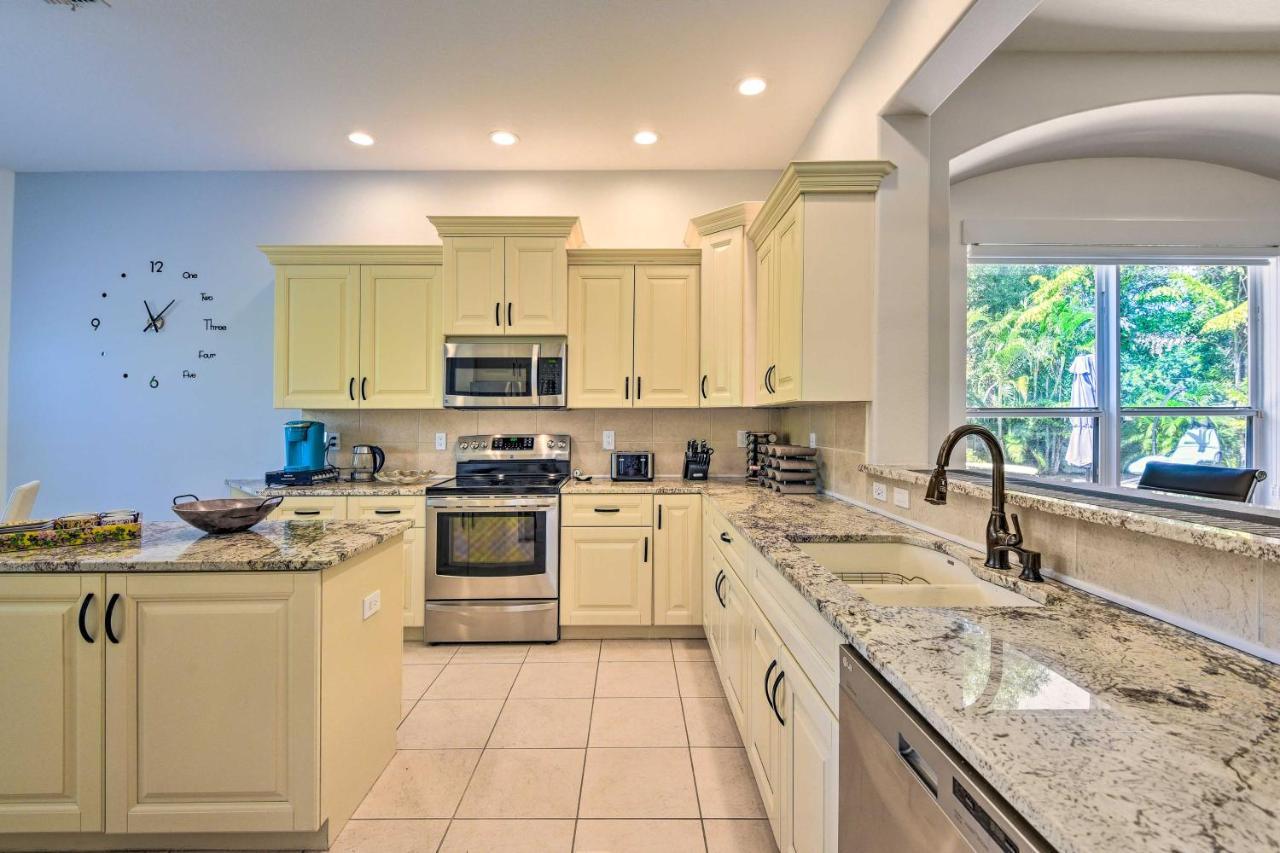 Sun-Soaked Sarasota Oasis With Pool And Hot Tub! Villa Luaran gambar