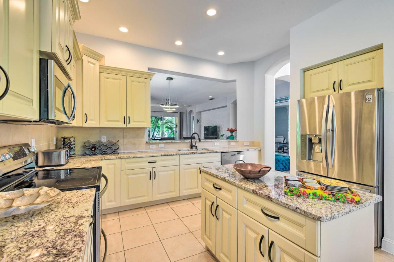 Sun-Soaked Sarasota Oasis With Pool And Hot Tub! Villa Luaran gambar