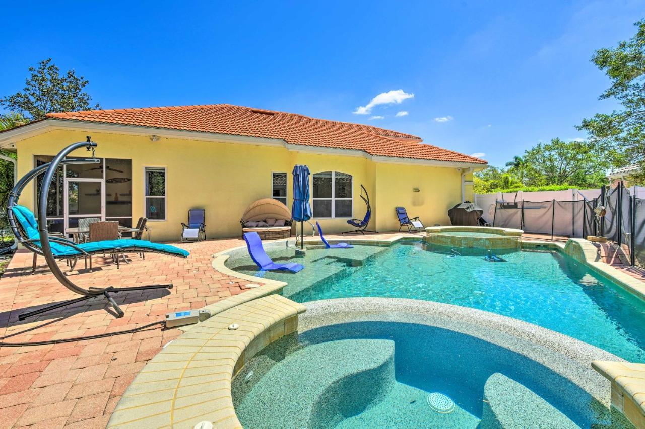 Sun-Soaked Sarasota Oasis With Pool And Hot Tub! Villa Luaran gambar