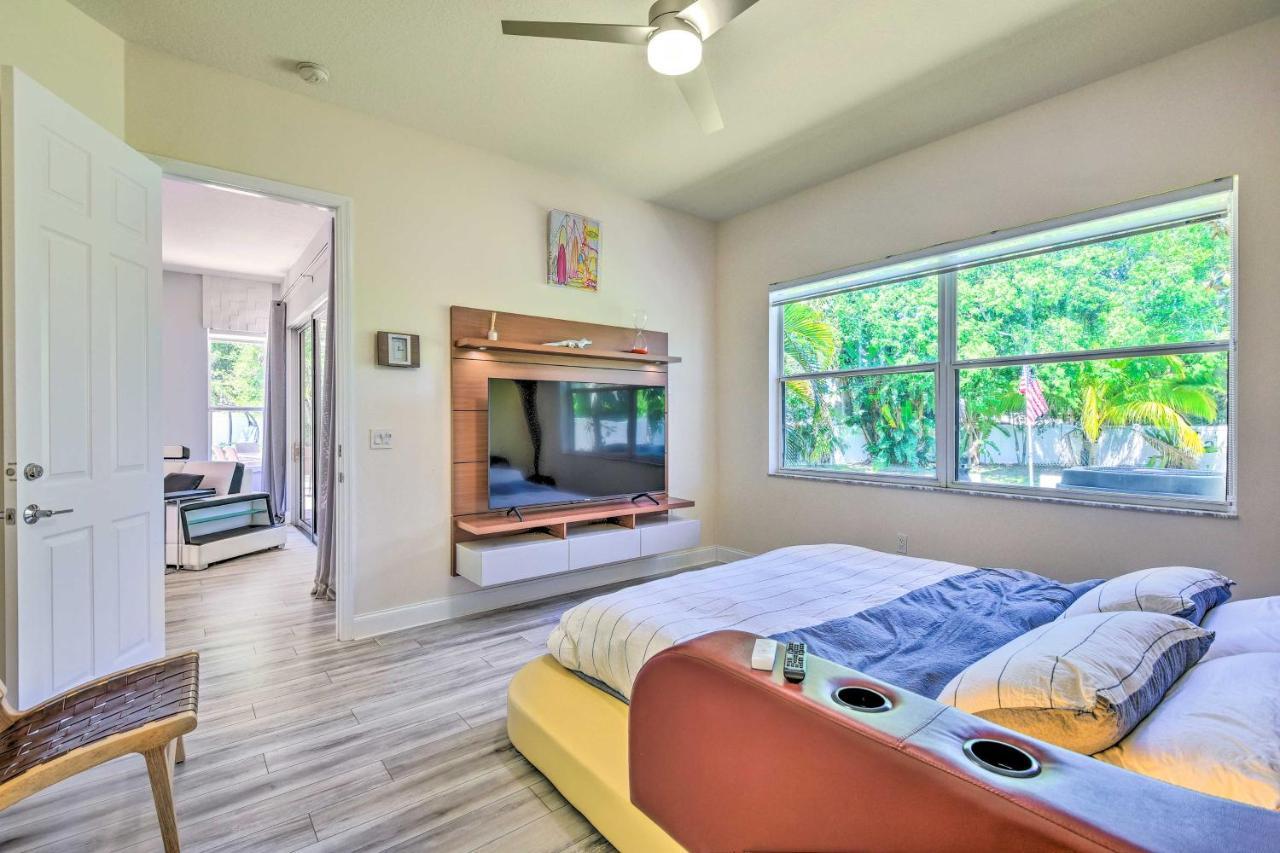 Sun-Soaked Sarasota Oasis With Pool And Hot Tub! Villa Luaran gambar